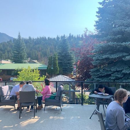 Destination Inn Radium Hot Springs Exterior foto