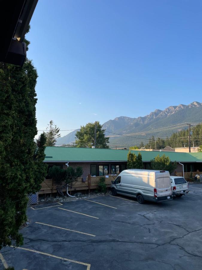 Destination Inn Radium Hot Springs Exterior foto