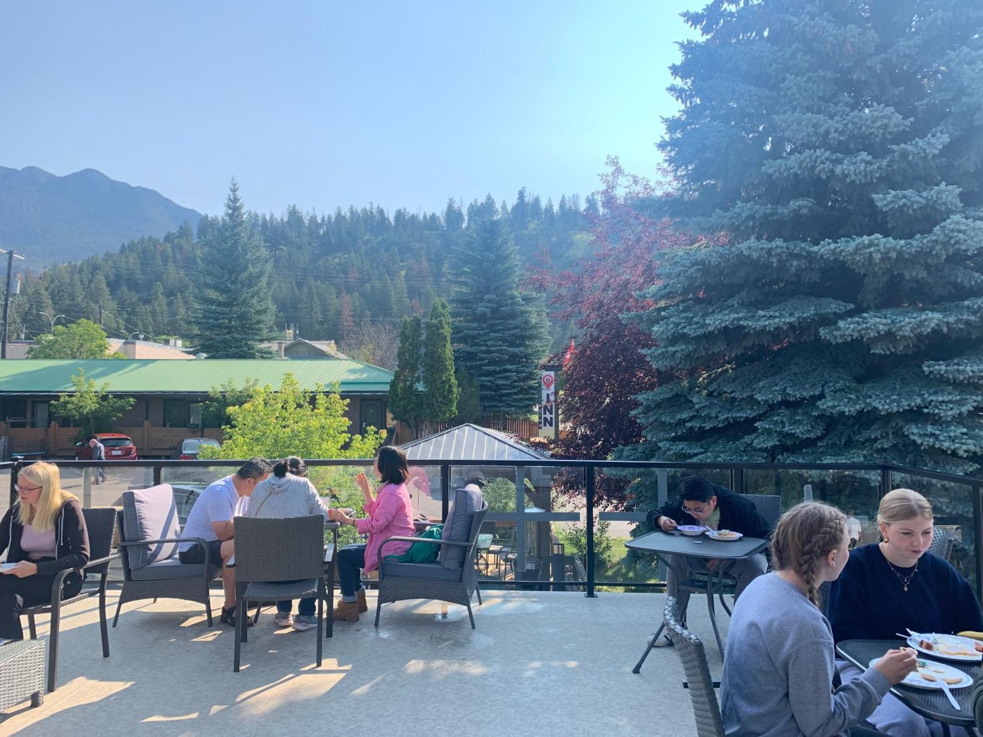 Destination Inn Radium Hot Springs Exterior foto